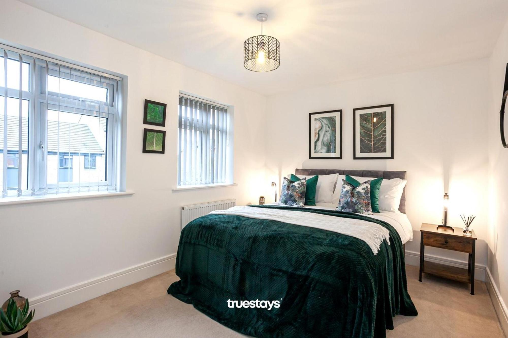 Ambassador House By Truestays - Luxury 4 Bedroom House In Stoke-On-Trent Etruria Exterior photo