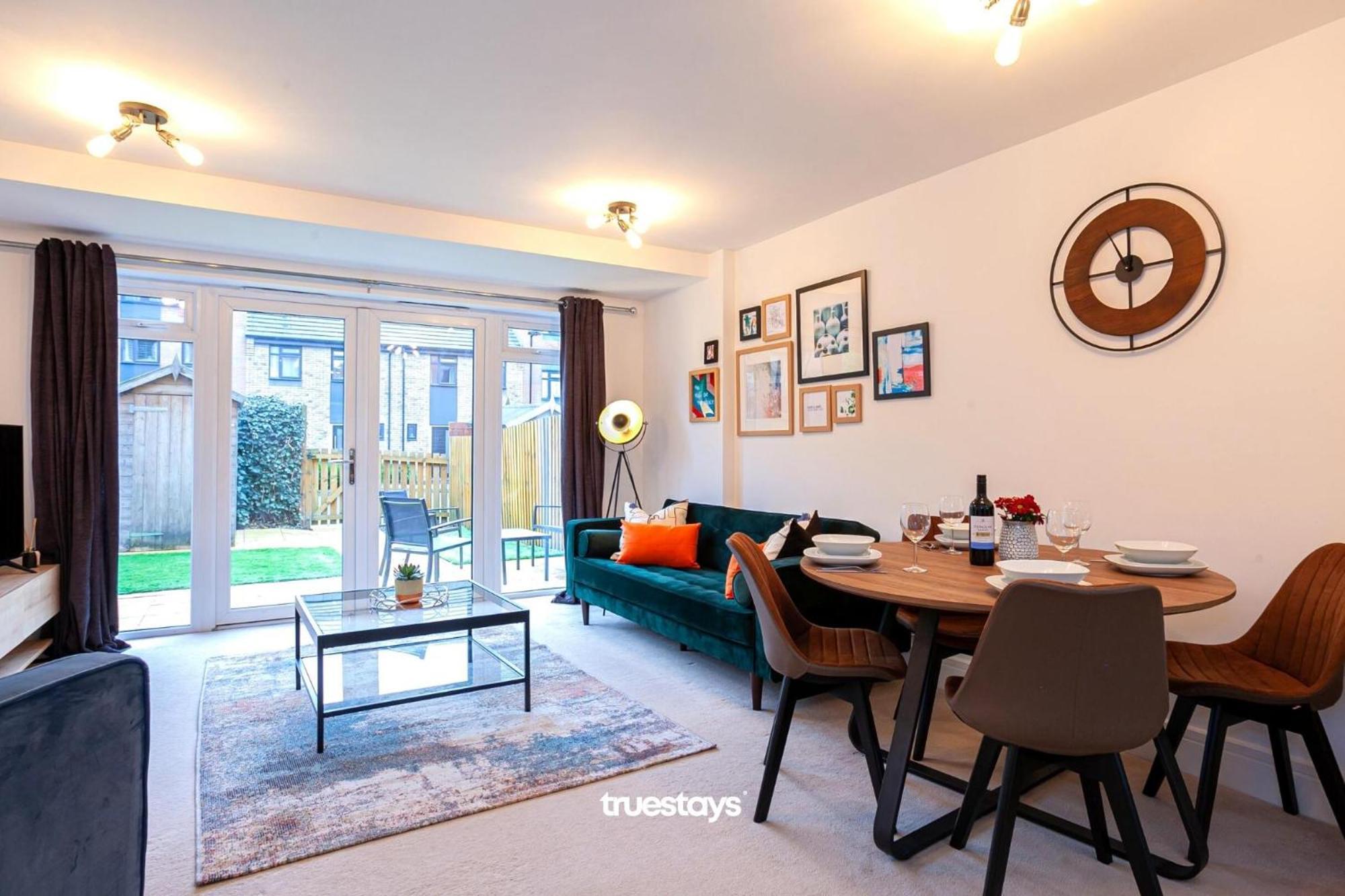Ambassador House By Truestays - Luxury 4 Bedroom House In Stoke-On-Trent Etruria Exterior photo