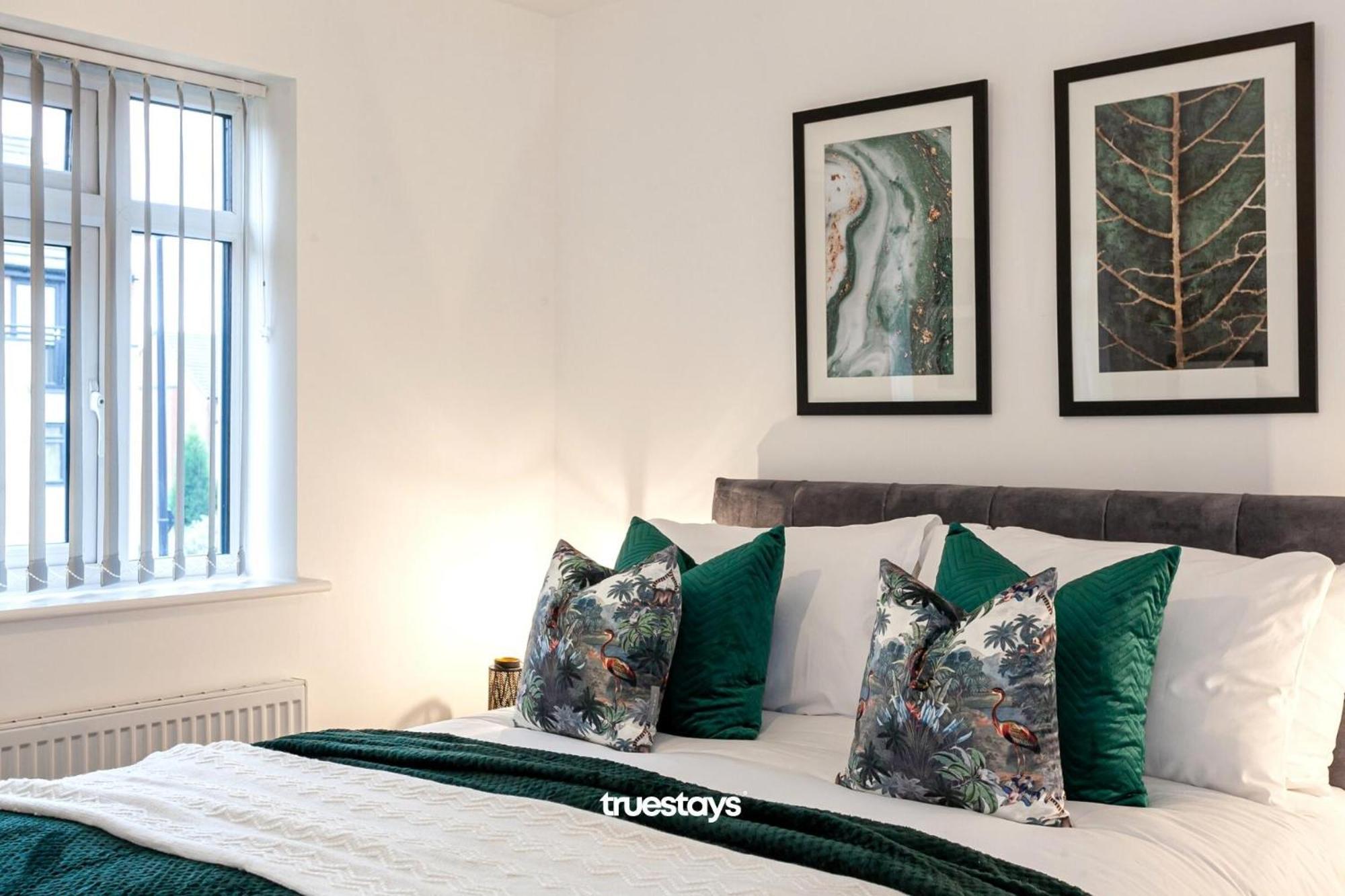 Ambassador House By Truestays - Luxury 4 Bedroom House In Stoke-On-Trent Etruria Exterior photo
