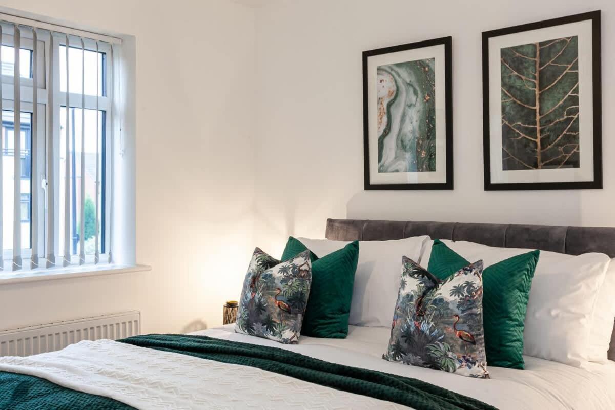 Ambassador House By Truestays - Luxury 4 Bedroom House In Stoke-On-Trent Etruria Exterior photo